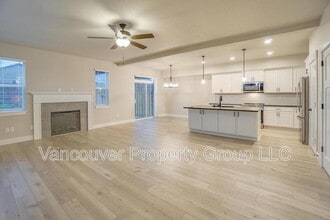 2217 E Juniper Cir in La Center, WA - Building Photo - Building Photo