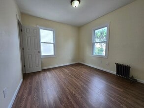 111-10 204th St in Queens, NY - Building Photo - Building Photo