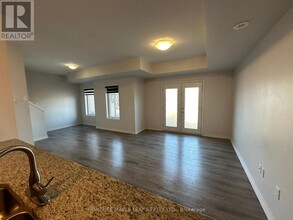 39-39 Kay Cres in Guelph, ON - Building Photo - Building Photo