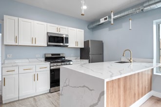 9865 W Roosevelt Rd in Westchester, IL - Foto de edificio - Building Photo