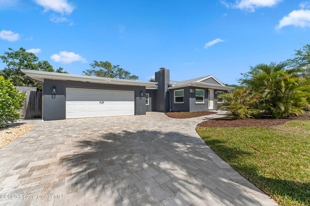 430 Michigan Ave in Indialantic, FL - Building Photo