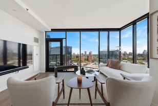 1475 N Kingsbury St in Chicago, IL - Building Photo