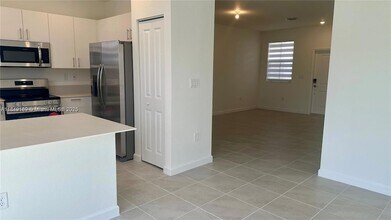 2797 SE 25th Ave in Homestead, FL - Foto de edificio - Building Photo