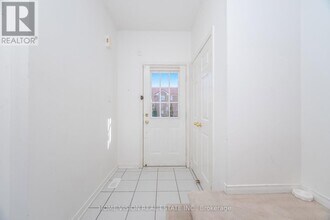 6513 Song Bird Crescent in Mississauga, ON - Building Photo - Building Photo