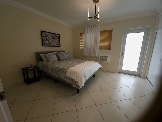 600 Layne Blvd, Unit 223 in Hallandale Beach, FL - Building Photo - Building Photo