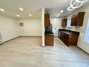 12721 Matteson Ave in Los Angeles, CA - Building Photo - Building Photo