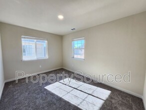 934 W Alameda St in Manteca, CA - Building Photo - Building Photo