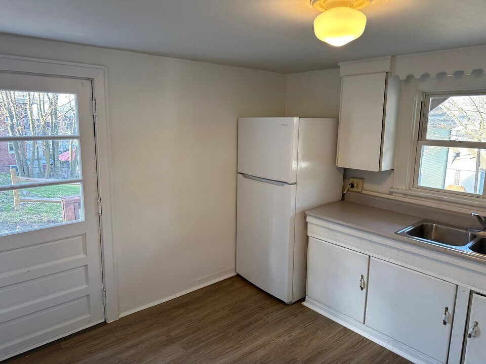 30 Ridgeway Ter in Cumberland, MD - Building Photo