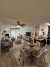 5535 Canoga Ave in Los Angeles, CA - Building Photo - Building Photo