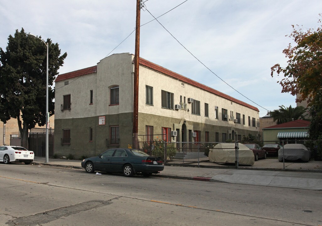 901 California in Los Angeles, CA - Building Photo