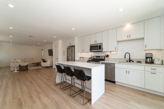 9044 Carson St in Culver City, CA - Building Photo - Building Photo