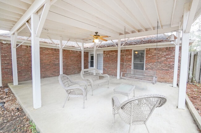 325 Mockingbird Ln in Madison, MS - Foto de edificio - Building Photo