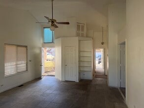 1009 Pheasant Run Ln in Aurora, IL - Building Photo - Building Photo