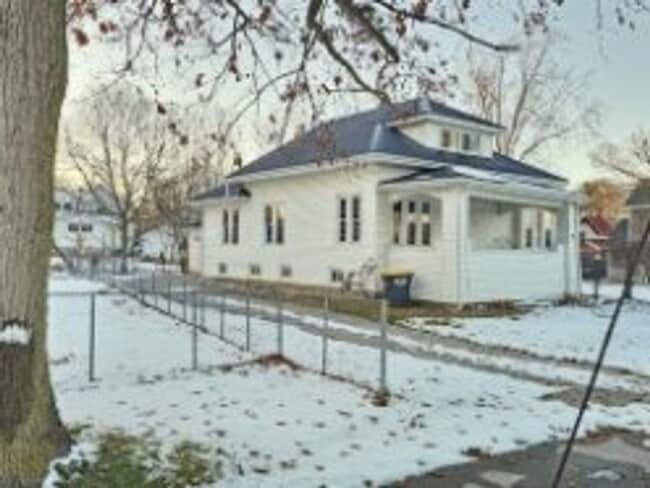 524 Union St in Lagrange, IN - Building Photo - Building Photo