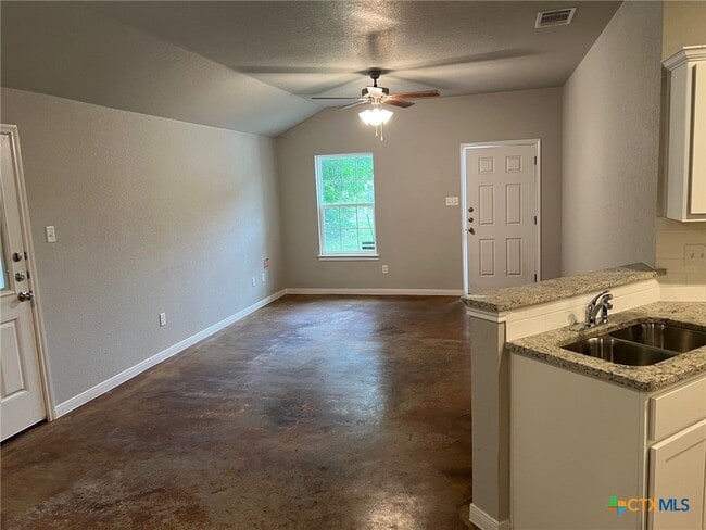 property at 117 E Valley Rd