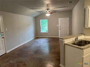 117 E Valley Rd in Harker Heights, TX - Foto de edificio - Building Photo