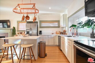 1600 N Kingsley Dr in Los Angeles, CA - Building Photo - Building Photo