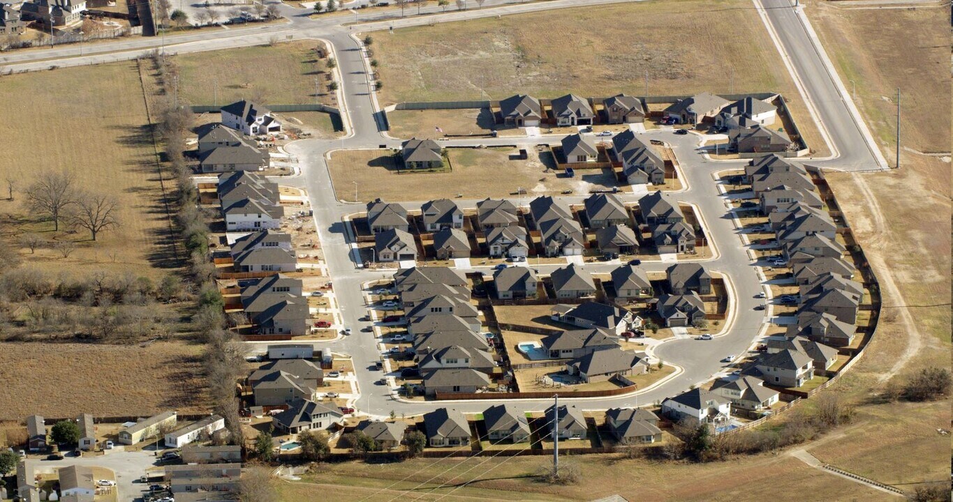 Bindseil Farms in Schertz, TX - Foto de edificio