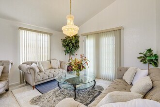 172 Goldenrod Dr in Hercules, CA - Building Photo - Building Photo