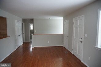 11715 Ashley Dr in Rockville, MD - Building Photo - Building Photo