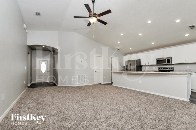 851 Orleans Dr in Eagle Lake, FL - Building Photo - Building Photo