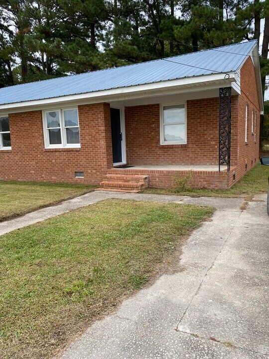 577 S 7th St, Unit 577 in Aurora, NC - Building Photo