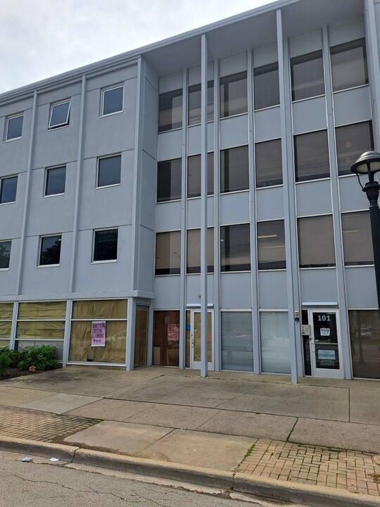 101 Madison St in Oak Park, IL - Foto de edificio