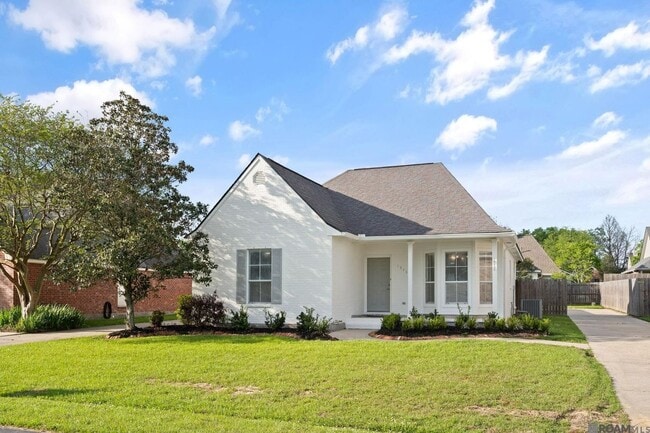 property at 18482 Lake Iris Ave