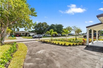 15920 NW 17th Ct in Opa Locka, FL - Building Photo - Building Photo