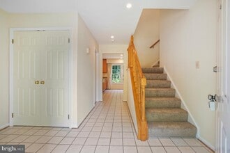 18529 Heritage Hills Dr in Olney, MD - Building Photo - Building Photo
