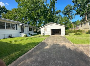 300 E 30th St in Anniston, AL - Foto de edificio - Building Photo
