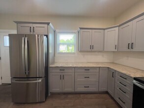 143 Carver St in Brevard, NC - Building Photo - Building Photo