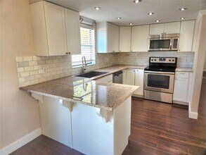 7809 Vienna Ln in Port Richey, FL - Building Photo - Building Photo