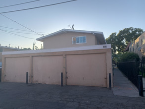 1609 Evergreen St in Santa Ana, CA - Building Photo - Building Photo