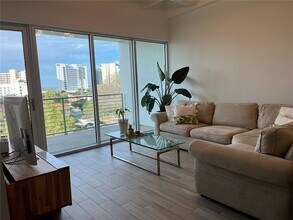 332 Cocoanut Ave in Sarasota, FL - Foto de edificio - Building Photo