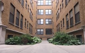 Yates Apartments in Chicago, IL - Building Photo