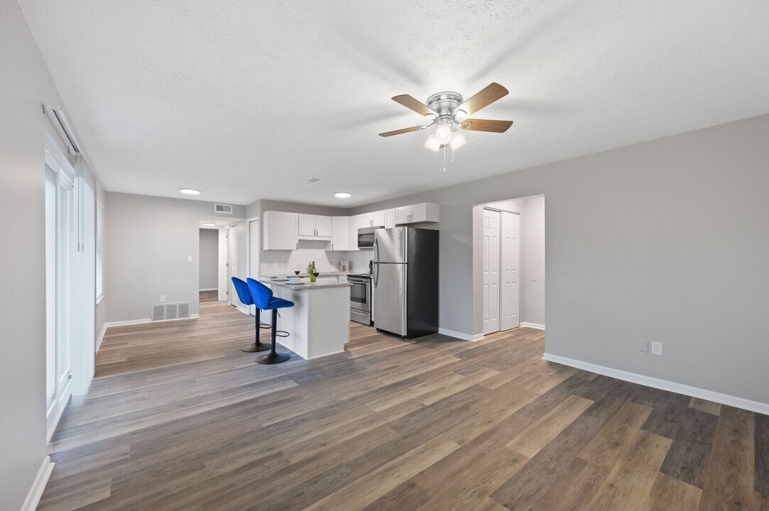 8Ninety at Loveland in Loveland, OH - Building Photo