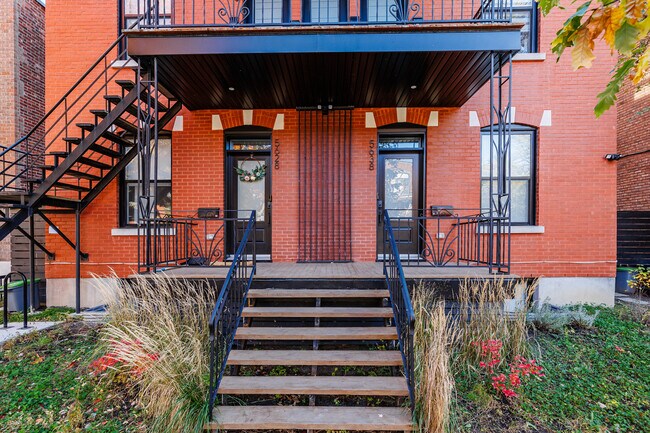 5632 Angers Rue in Montréal, QC - Building Photo - Building Photo