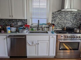 318 Concord Ave, Unit NA in Cambridge, MA - Building Photo