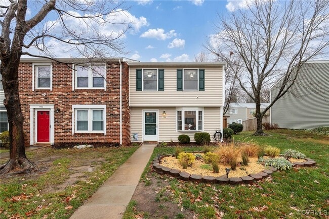 property at 7954 Clovertree Ct