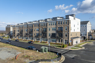 Goose Creek Village in Ashburn, VA - Building Photo - Building Photo