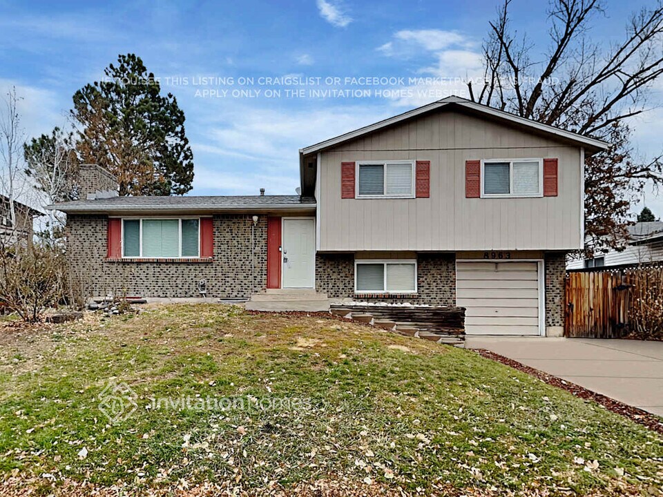 8963 W Arbor Ave in Littleton, CO - Foto de edificio
