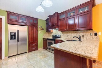 1801 Crown Pointe Blvd in Mission, TX - Building Photo - Building Photo