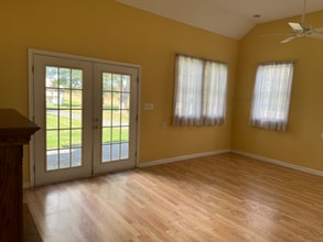 105 West St in Stephens City, VA - Building Photo - Building Photo