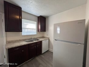 10610 Lone Star Rd in Jacksonville, FL - Building Photo - Building Photo