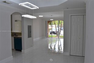 6540 NW 114th Ave in Doral, FL - Building Photo