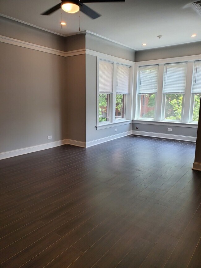 1322 W Ardmore Ave in Chicago, IL - Building Photo - Building Photo