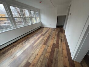 1 Clermont Ln, Unit 1 in Saugerties, NY - Building Photo - Building Photo