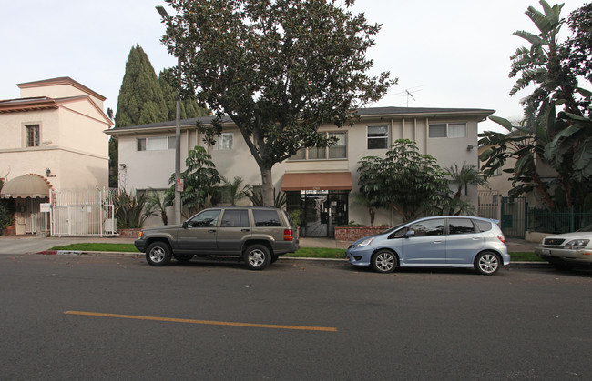 1740 N Kingsley Dr in Los Angeles, CA - Foto de edificio - Building Photo