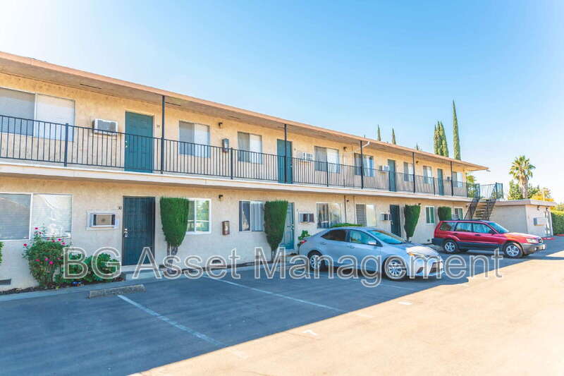1922 Ethan Way in Sacramento, CA - Building Photo